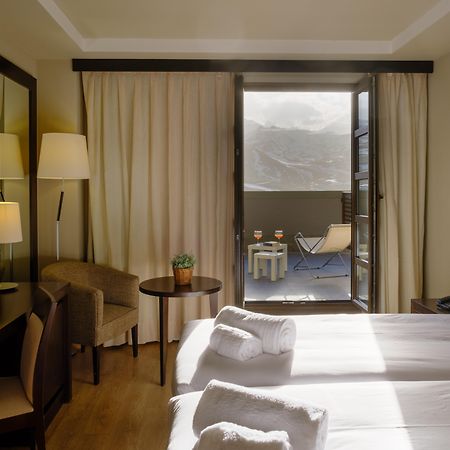 Hotel Snoe Aragon Hills Formigal Esterno foto