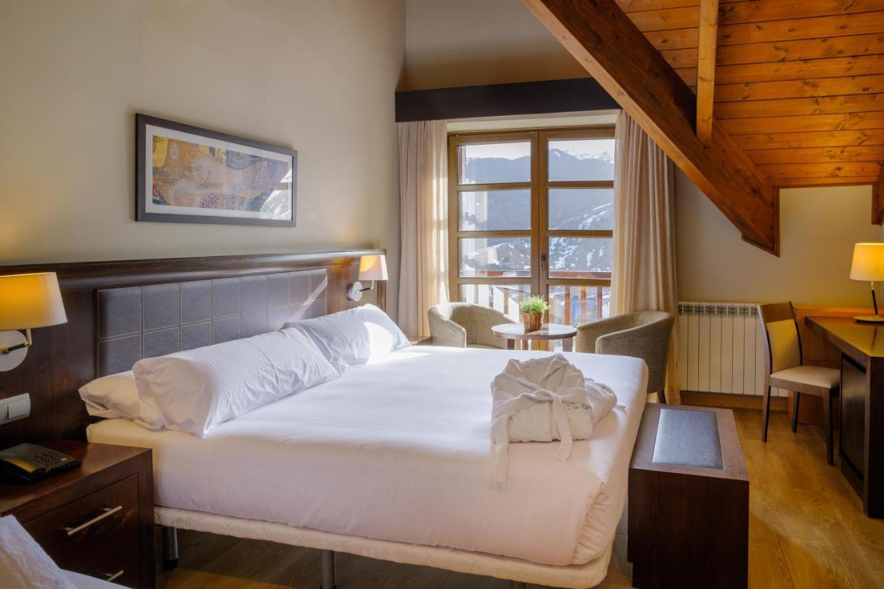 Hotel Snoe Aragon Hills Formigal Esterno foto