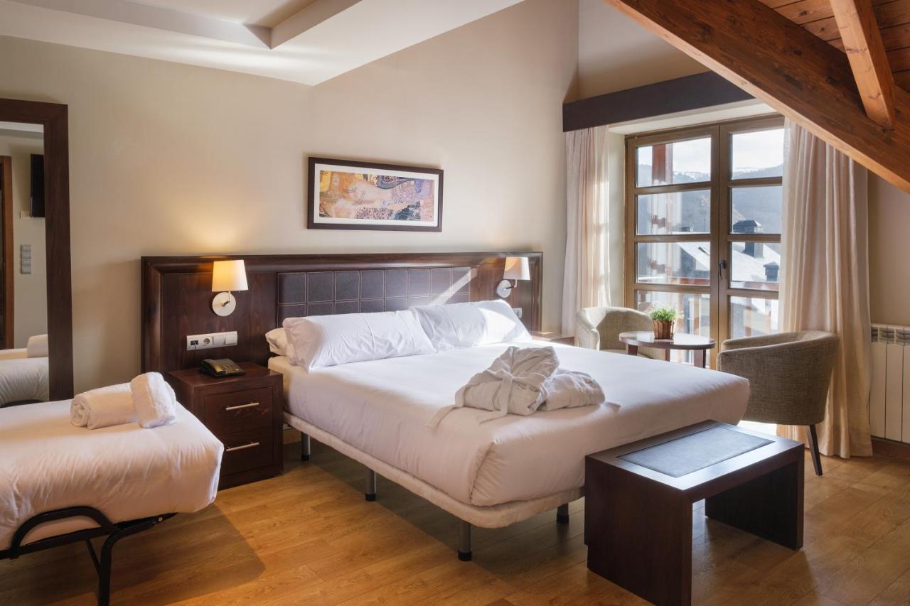 Hotel Snoe Aragon Hills Formigal Esterno foto