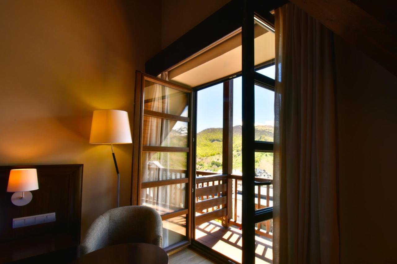 Hotel Snoe Aragon Hills Formigal Esterno foto