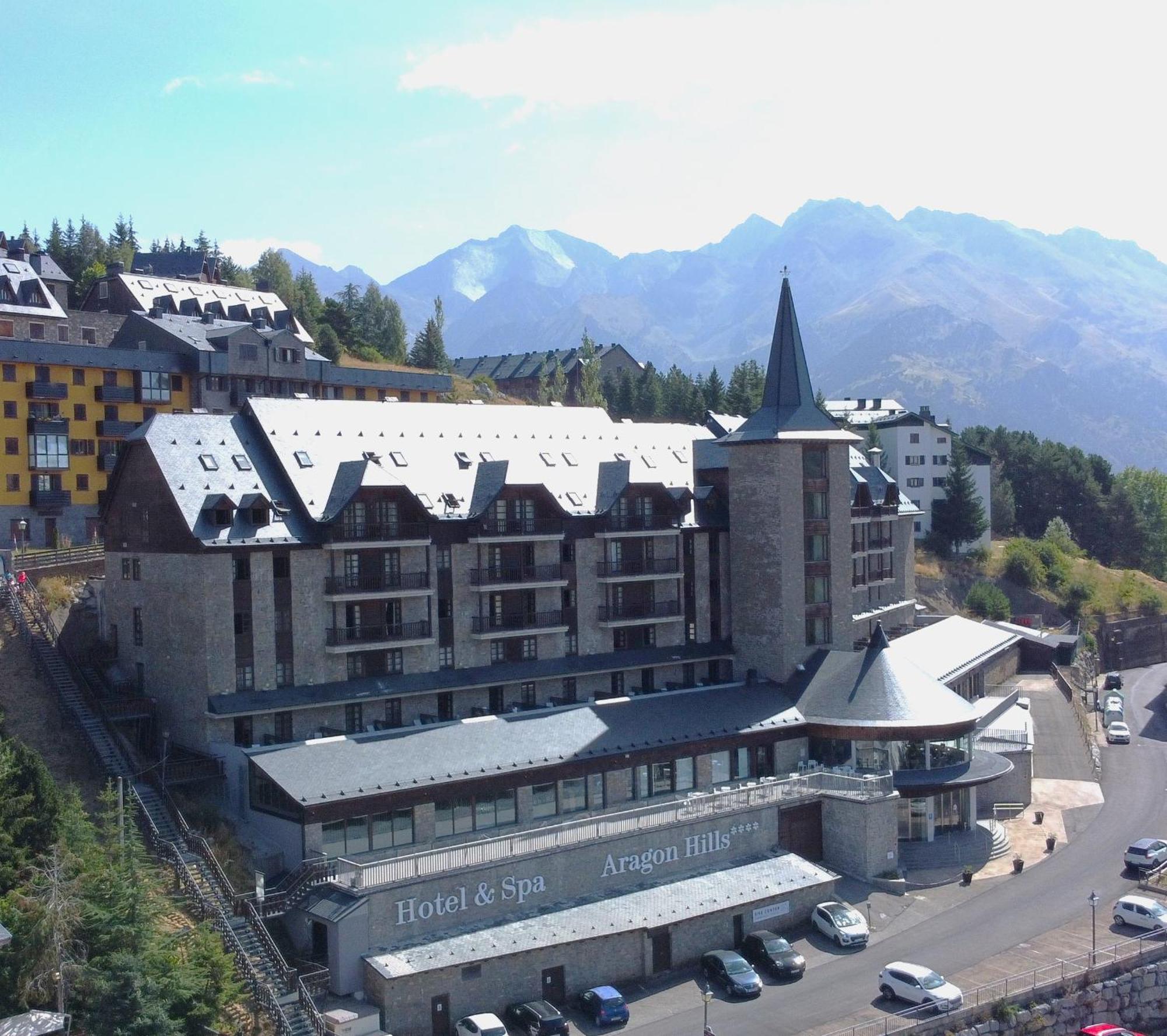 Hotel Snoe Aragon Hills Formigal Esterno foto
