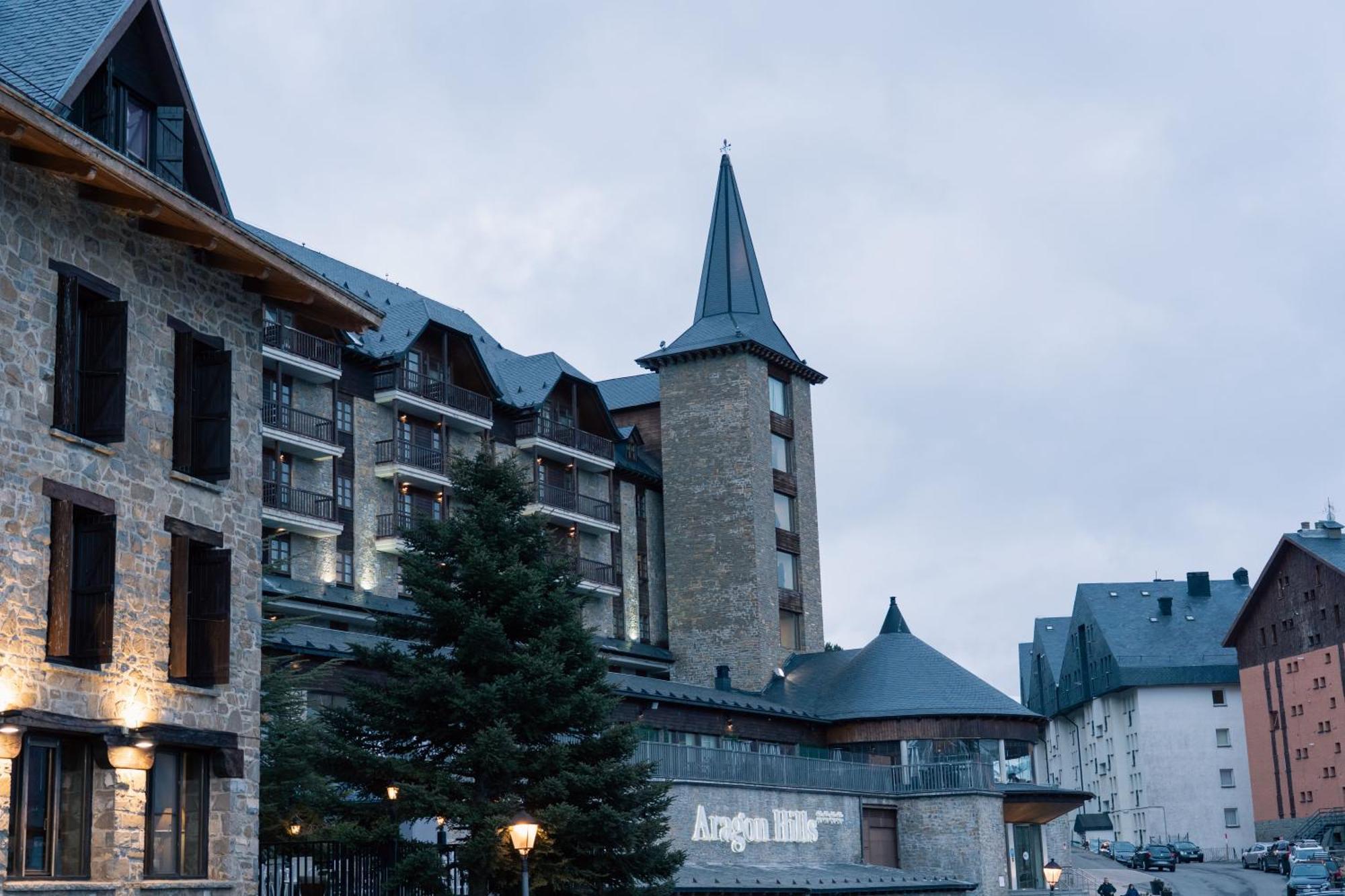 Hotel Snoe Aragon Hills Formigal Esterno foto