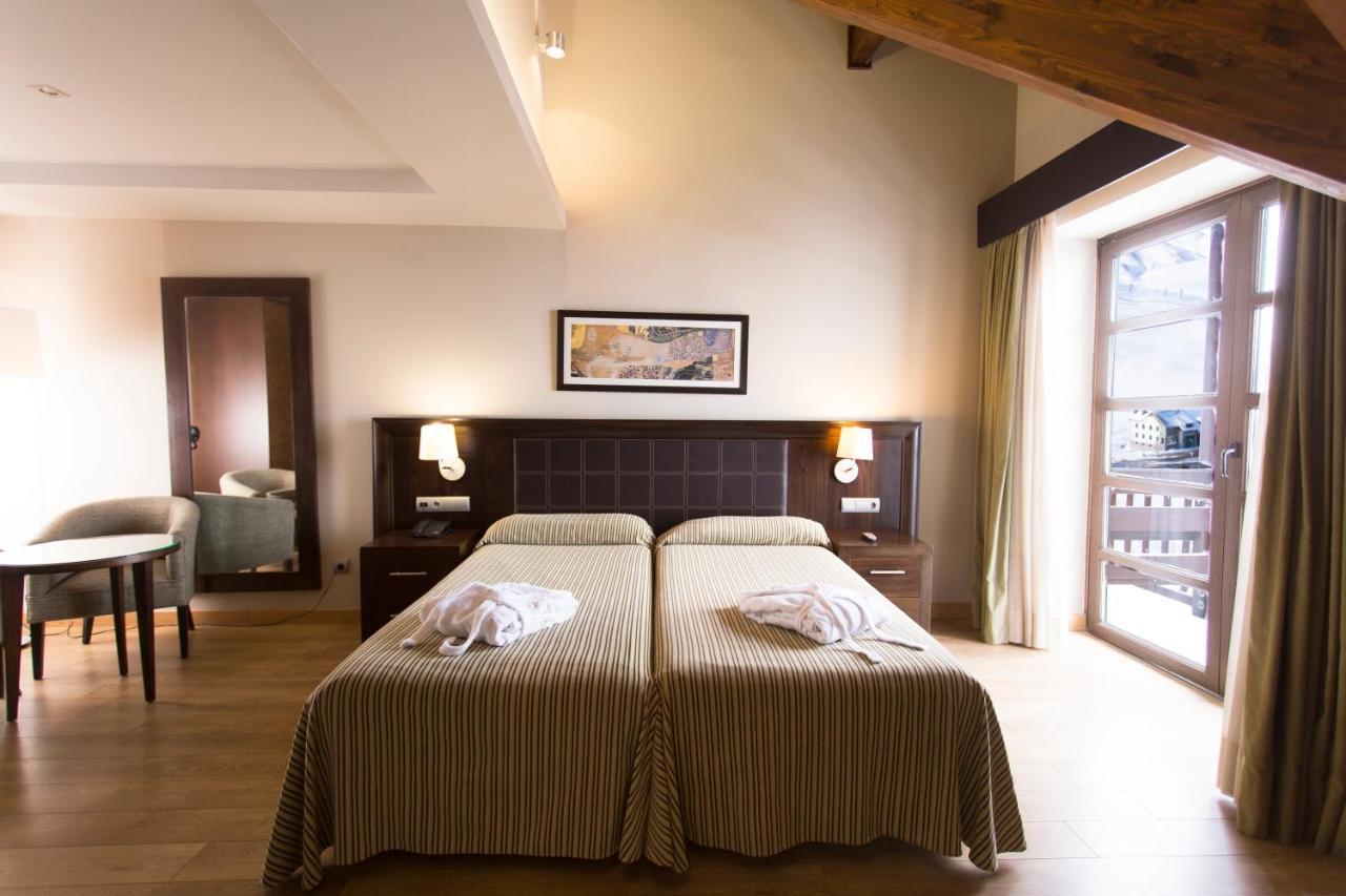 Hotel Snoe Aragon Hills Formigal Esterno foto