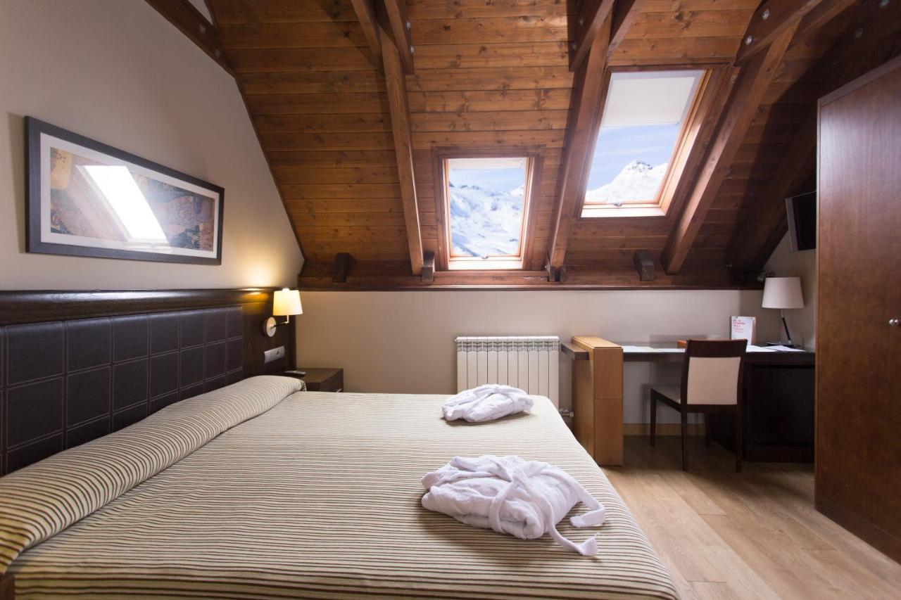 Hotel Snoe Aragon Hills Formigal Esterno foto