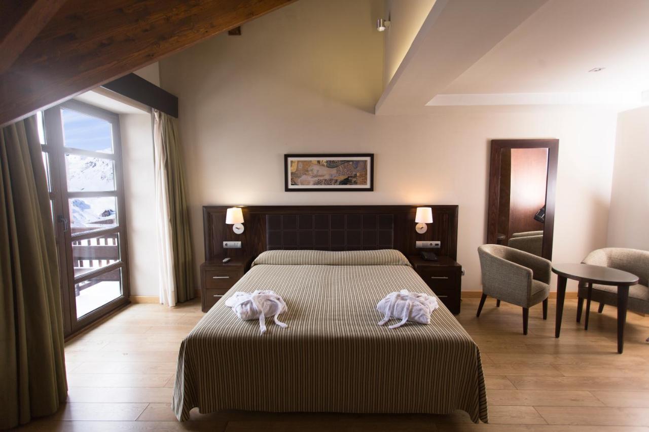 Hotel Snoe Aragon Hills Formigal Esterno foto